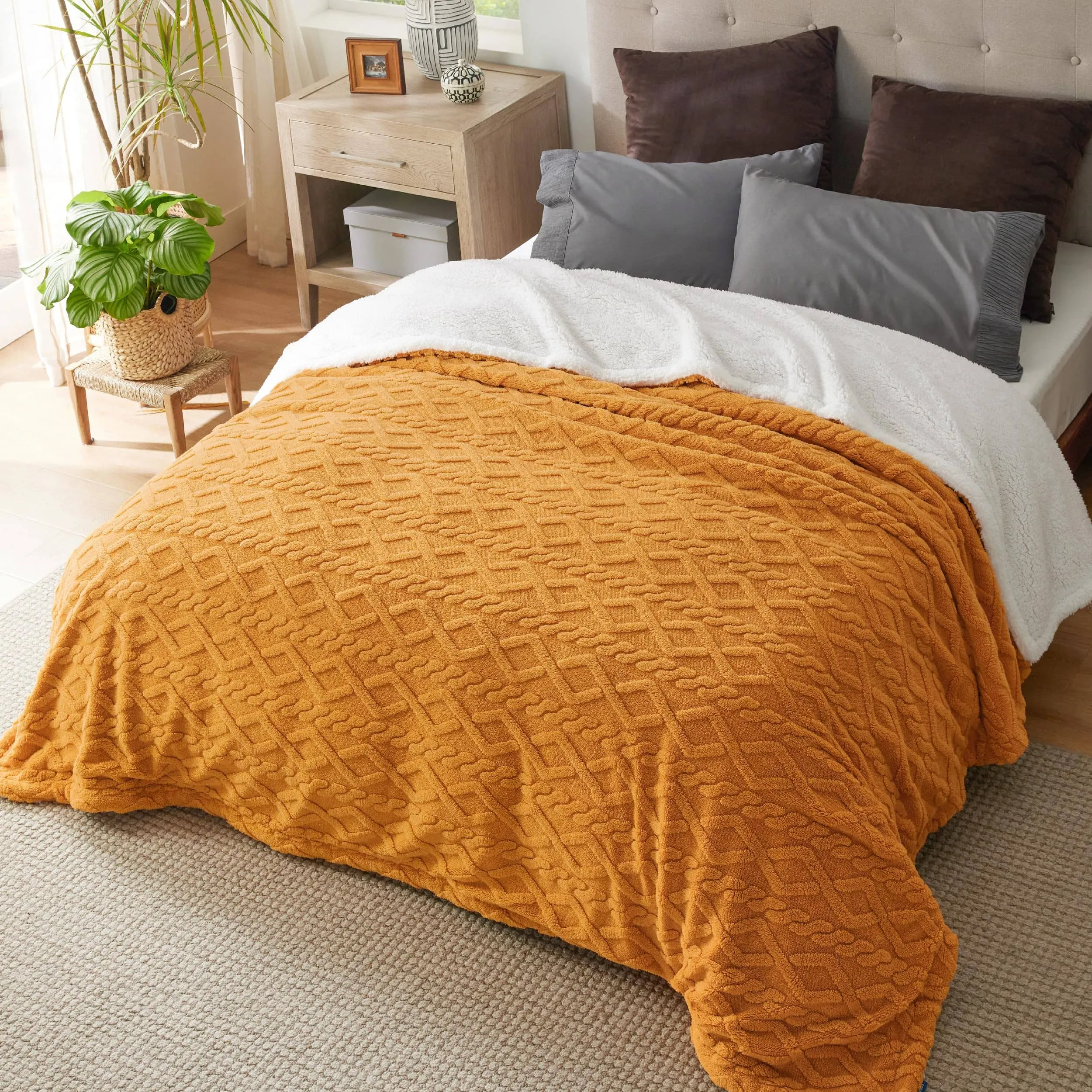 Bedsure Fuzzy Soft Sherpa Throw Blanket