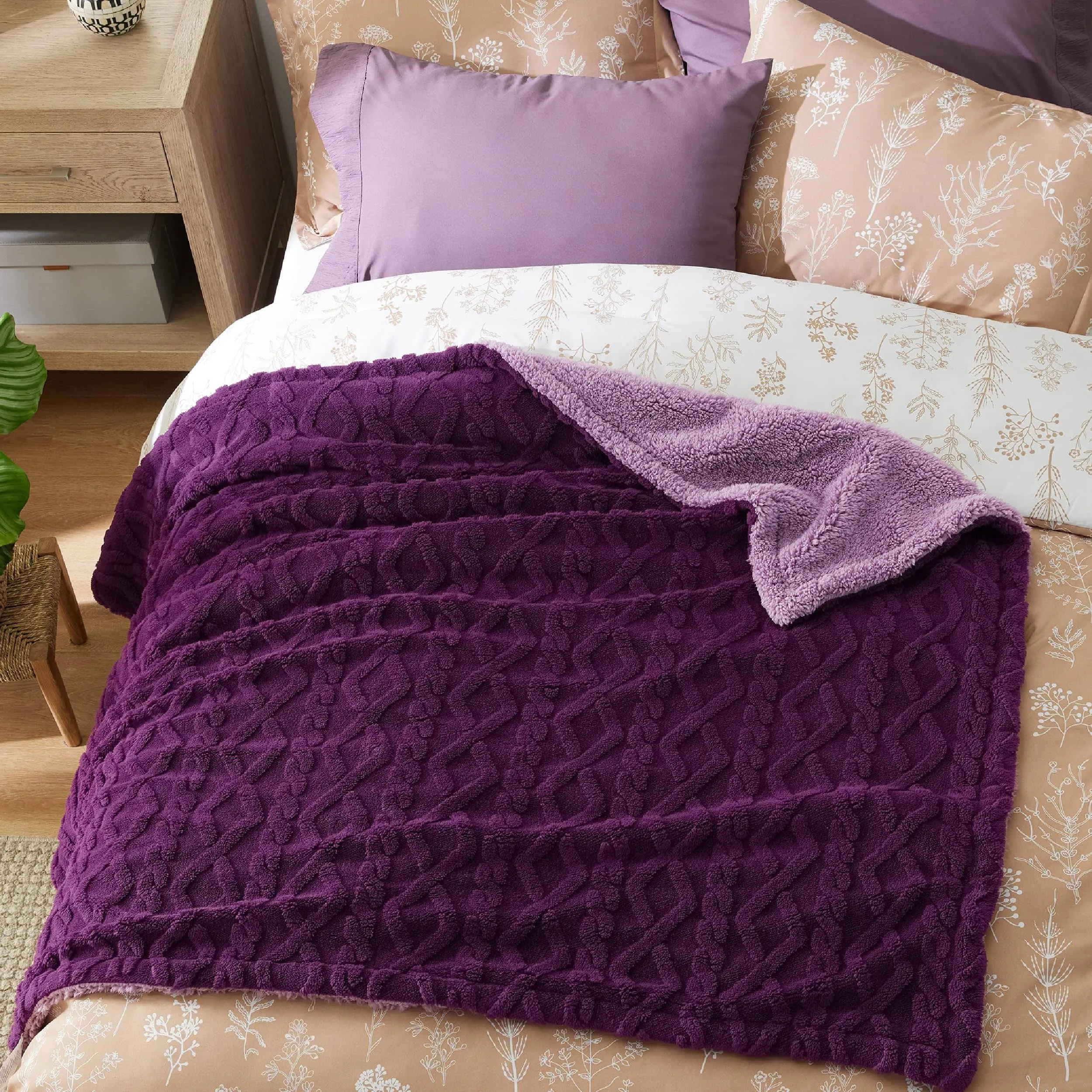 Bedsure Fuzzy Soft Sherpa Throw Blanket