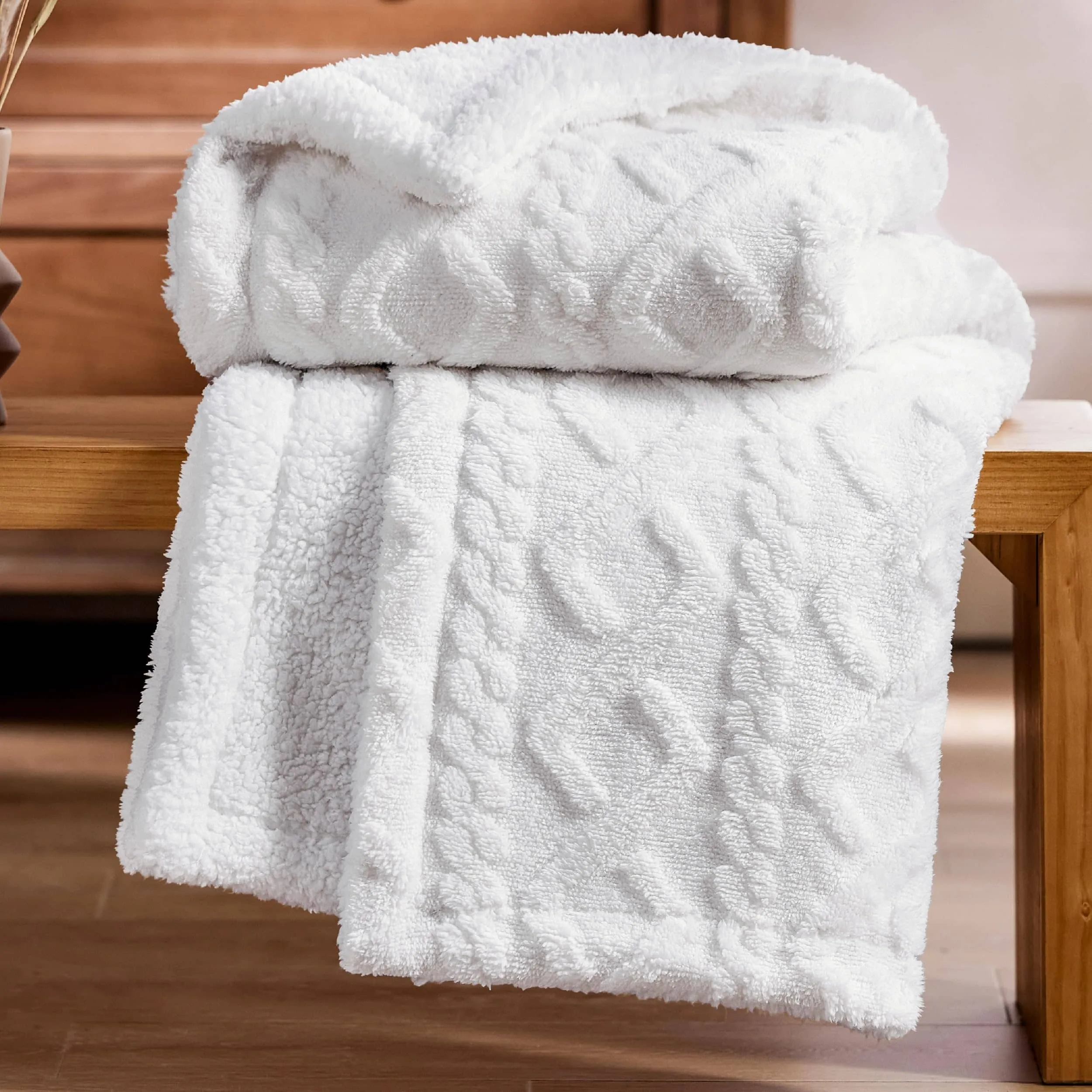 Bedsure Fuzzy Soft Sherpa Throw Blanket