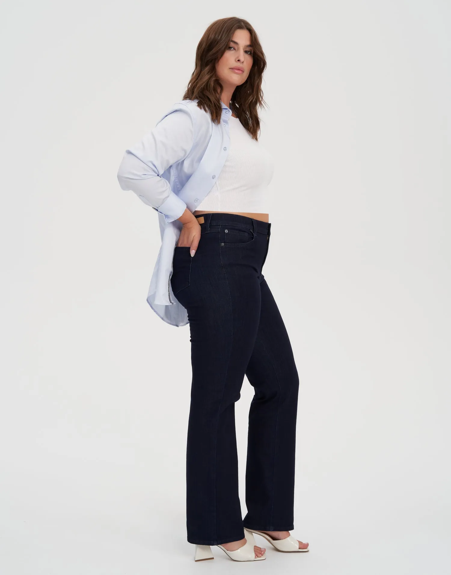 CHLOE CLASSIC RISE STRAIGHT JEANS / PRAGUE