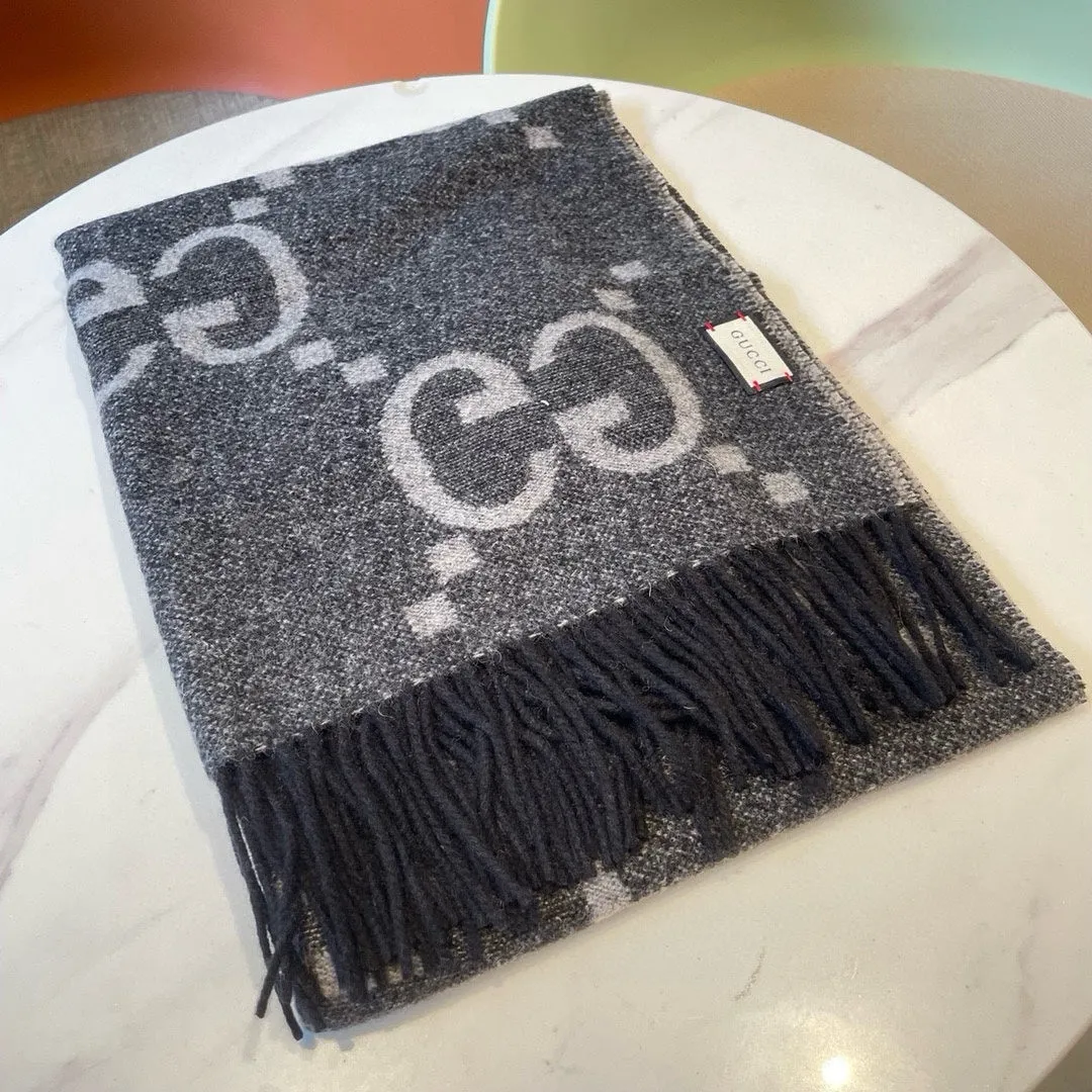 GG JACQUARD PATTERN KNIT SCARF 195 CM WITH TASSELS MOUSE GRAY 403750