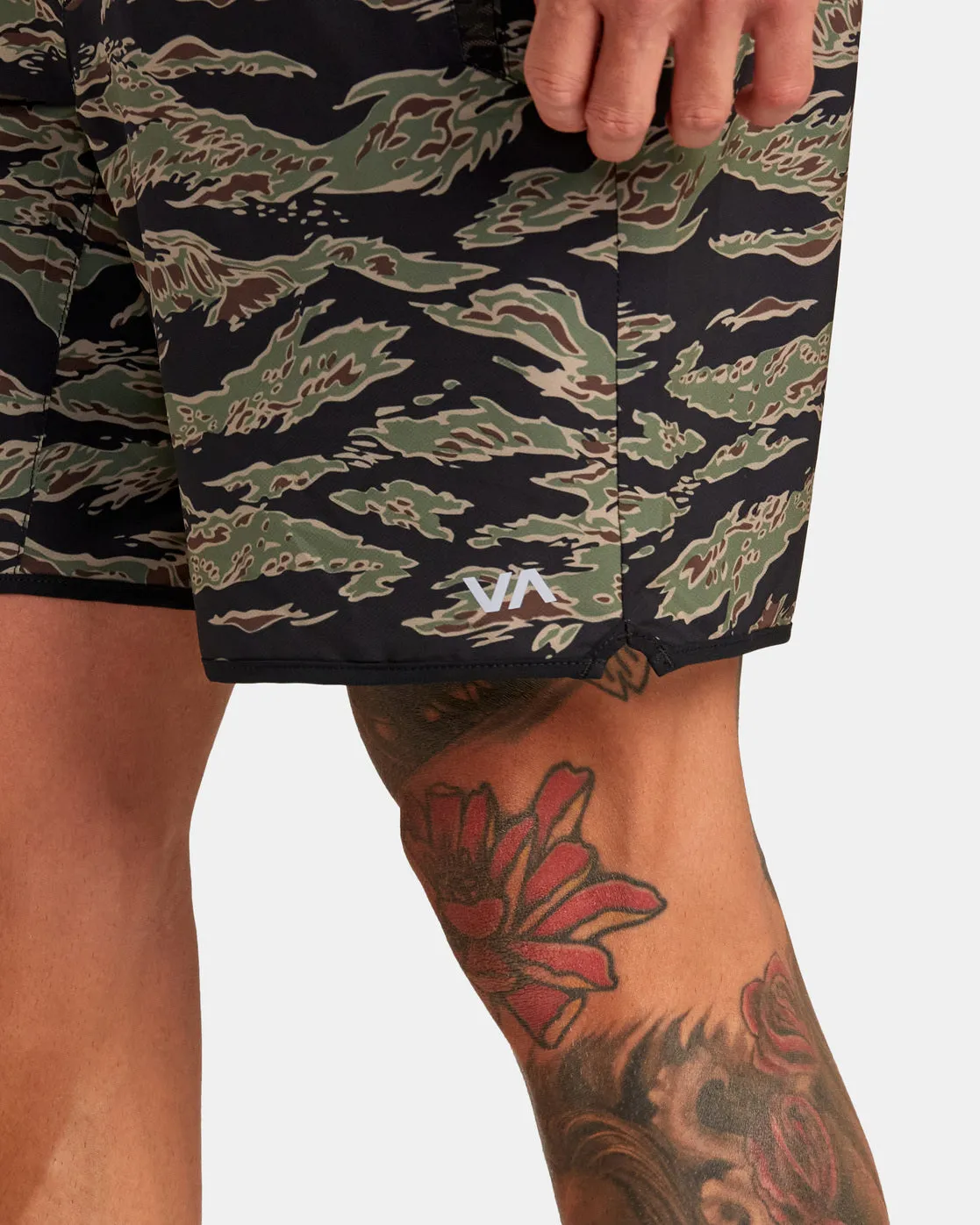 RVCA Yogger Stretch Elastic Short 17" - Tiger Camo