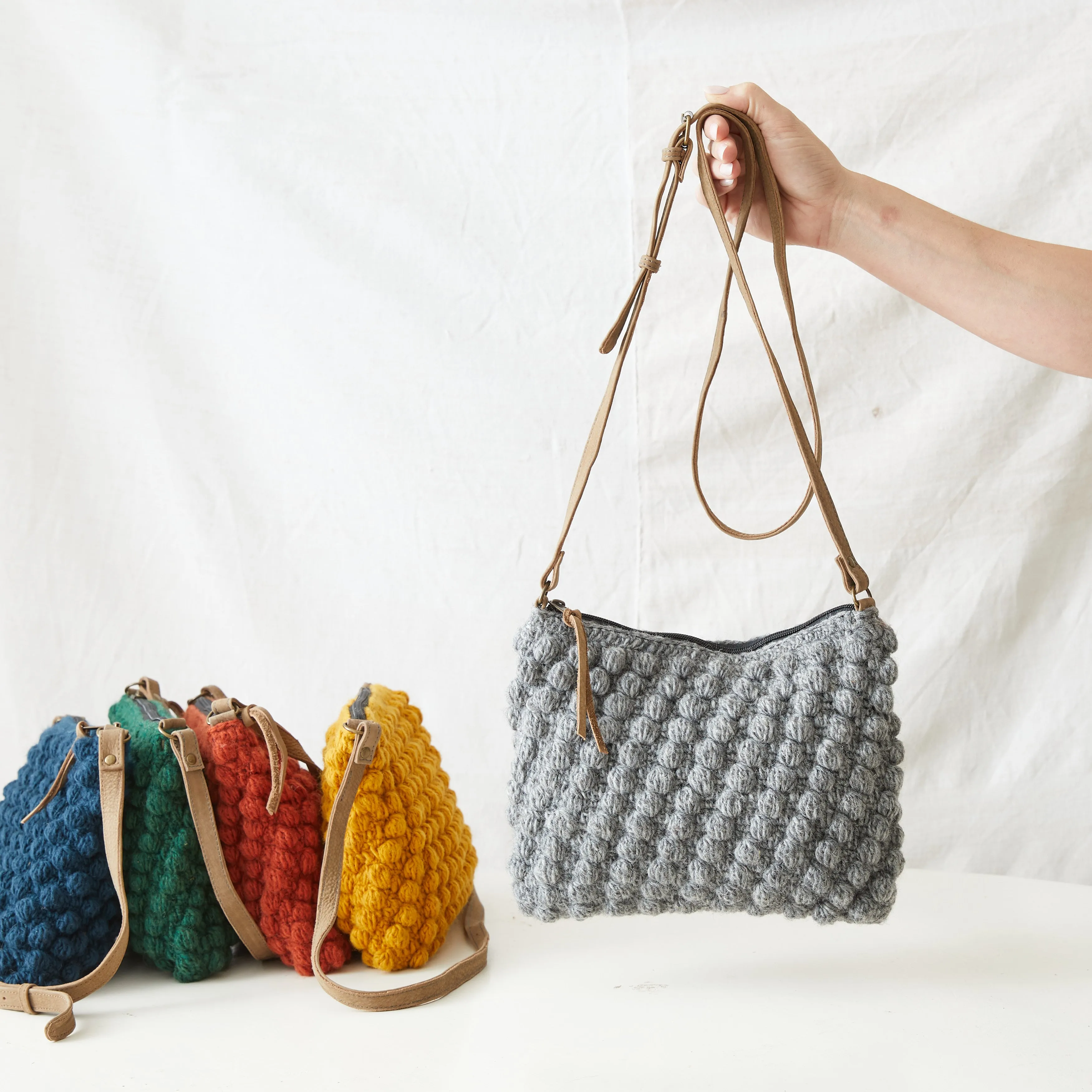 SUMAN Crochet Bobble Cross Body Handbag (WS)